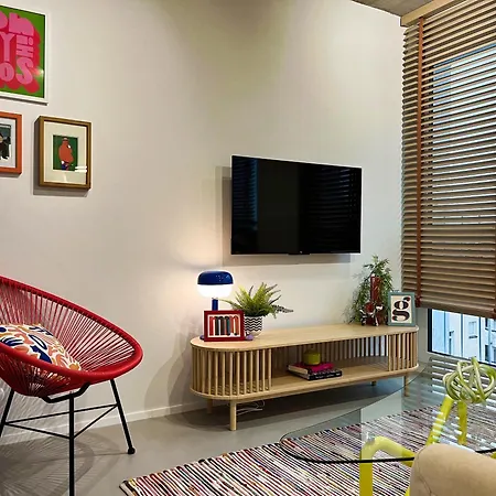 Appartement Funky Vibes - Self Check-in 24h - Free Public Parking *