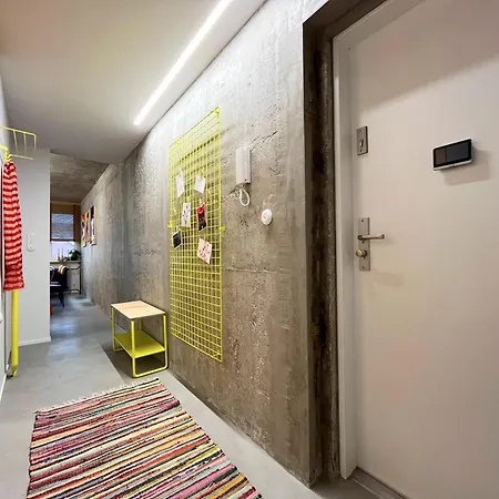 Funky Vibes - Self Check-in 24h - Free Public Parking *